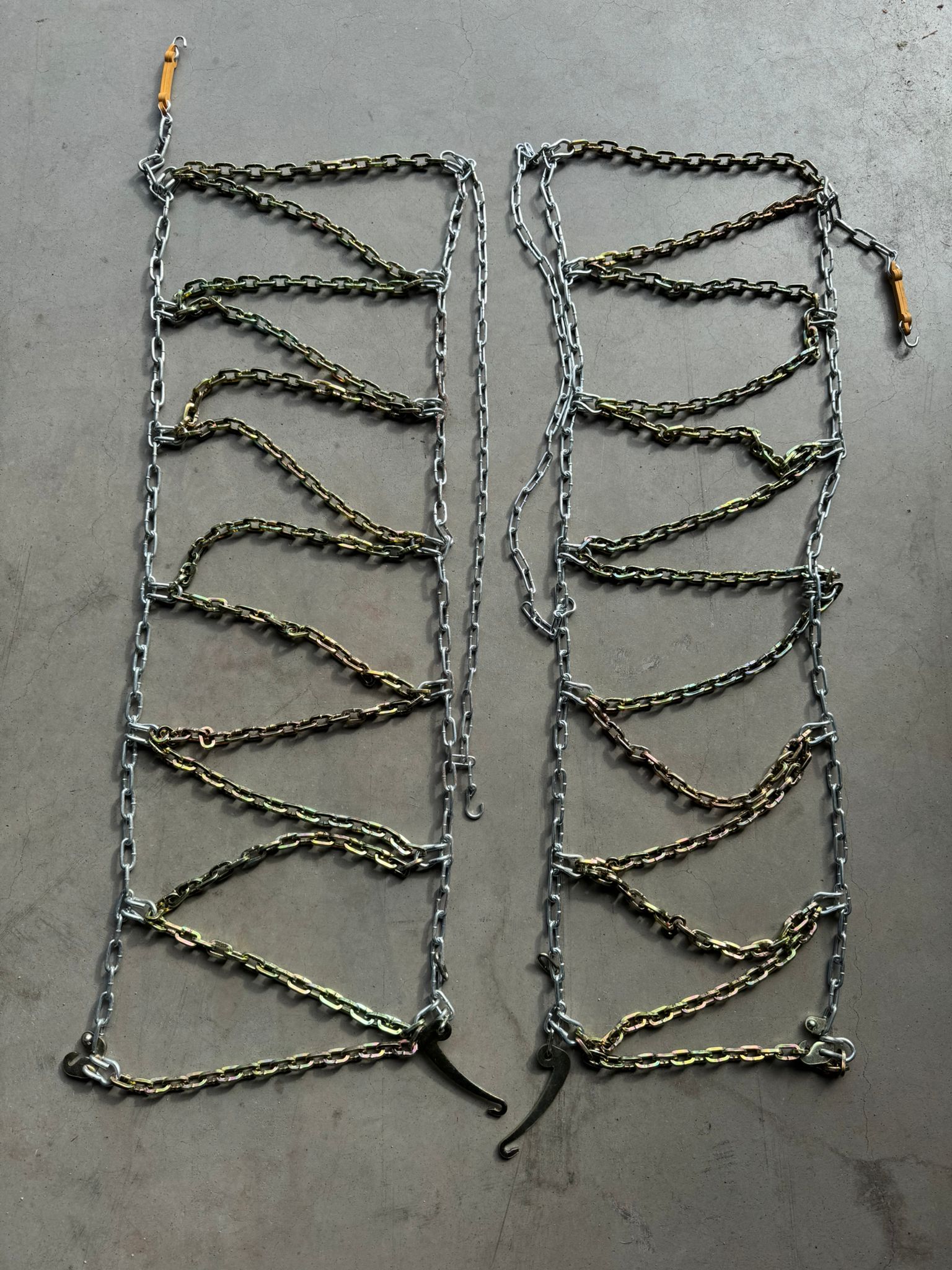 B-Ware Satz Schrägspurschneeketten 20x8.00-8